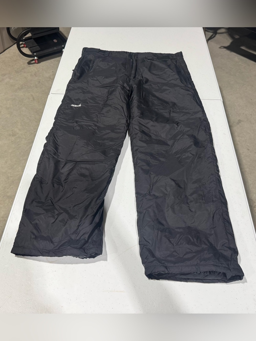 Skigear snow pants. Men's X-Large